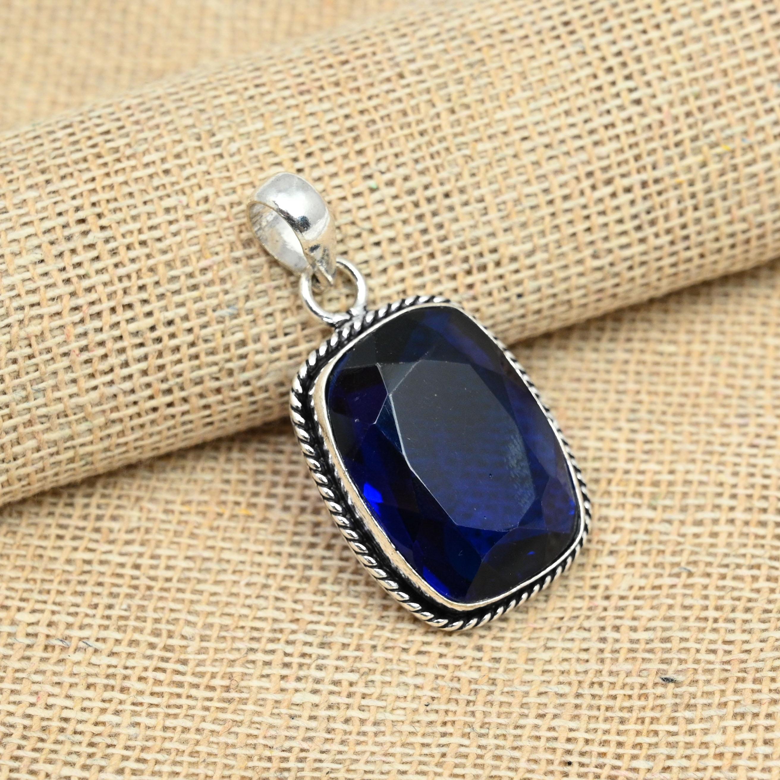 

Синий сапфир, созданный в лаборатории, драгоценный камень 925 пробы, серебро, подвеска, ювелирные изделия ручной работы 1.57 Inches синий