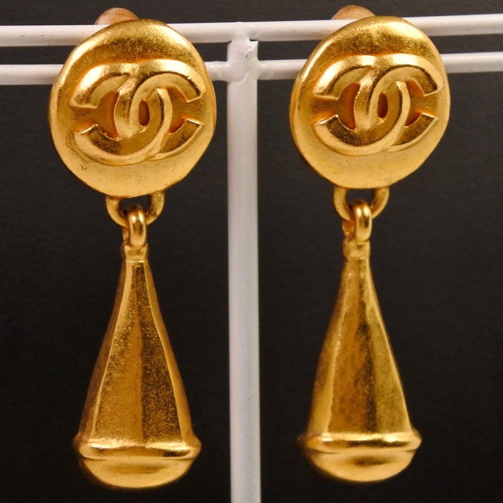 CHANEL Earring Swing / COCO Mark gold Plated Gold 29.8g Women Used