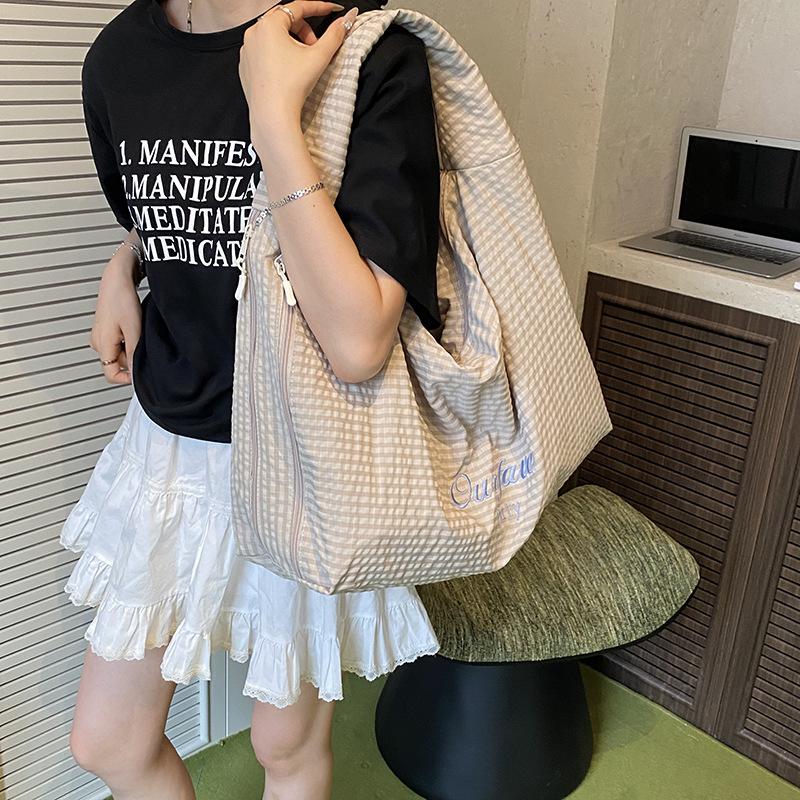 Casual Big Bag Women's New Popular Fashion Tote Bag Large Capacity Class Commuter Shoulder Bag