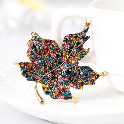 Femeie colorată Maple Leaf Perforată Broșă Insigna Broșă Pin Bijuterii decorative
