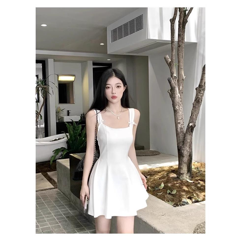 Suspender dress women's summer drape feeling high-end temperament exquisite short skirt design sense niche suspender dress