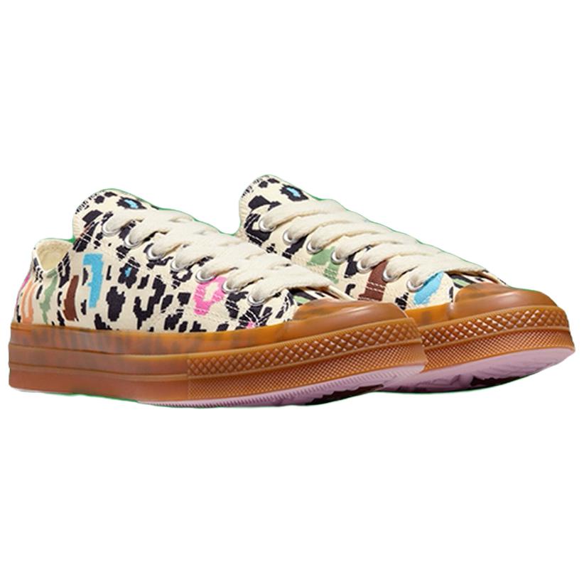 Le FLEUR* x Converse Chuck 70 Durable and Breathable Low-Top Canvas Sneakers for Both Men and Women in Beige Brown