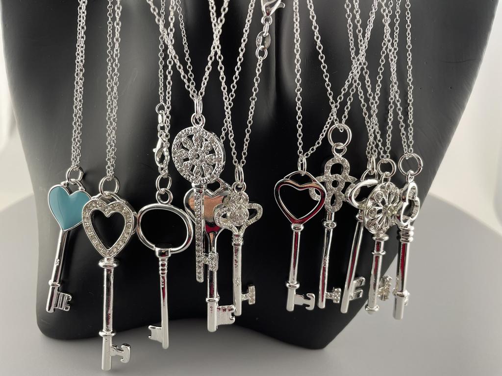 Fashionable Simple  Sterling  Necklace Cute Key Pendant Necklace For Women Jewelry Gift 46CM