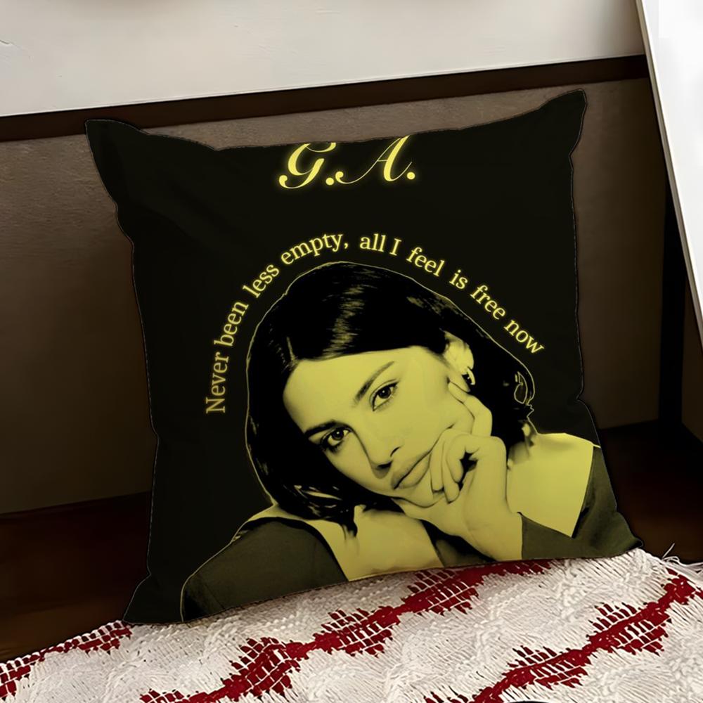 Singer GGracie Abrams Cushion Cover Reversible Soft Durable Pillow Cover Home Car MultiScene Use for Daily Comfort