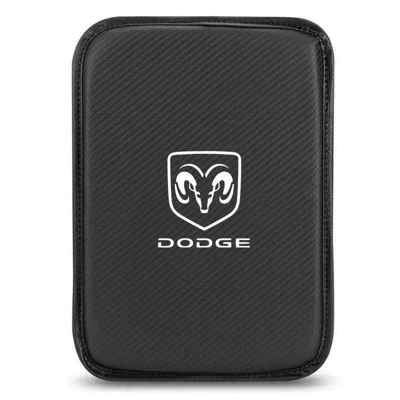 

Carbon Fiber Leather Car Console Box Pad Car Armrest Cushion Cover for Dodge Journey Caliber SXT DART Challenger RAM Charger Avengr Accessories чёрный