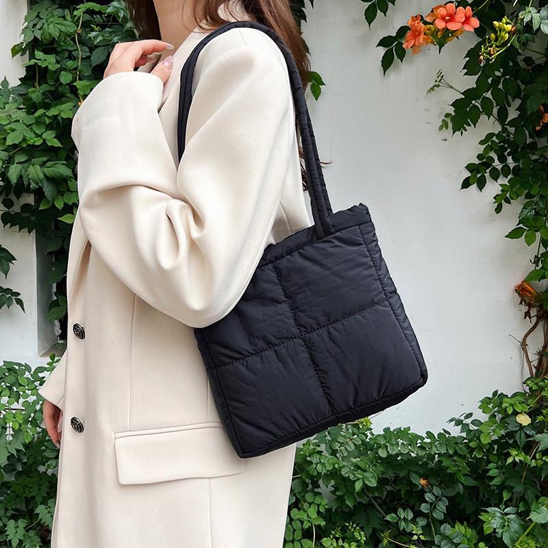 IELGY Tote Bag Large Capacity Solid Color Simple Nylon Diamond Shoulder Bag Daily Commuter All-Match Underarm Bag