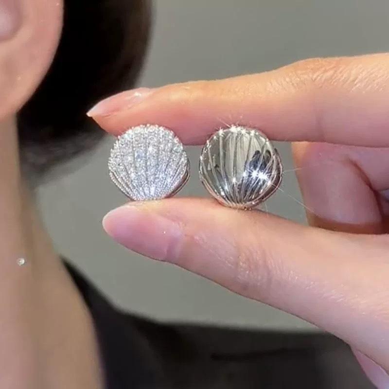 

New temperament cold wind diamond-encrusted shell stud earrings female, personalized fashion and unique sense earrings earrings
