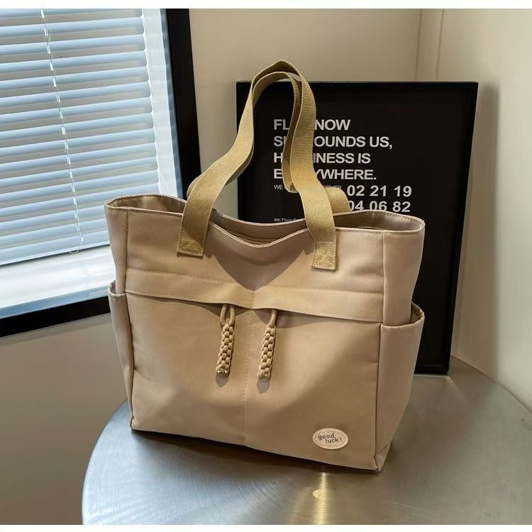 

Tote bag women s large-capacity new trendy fashion high-end niche shoulder bag handbag
