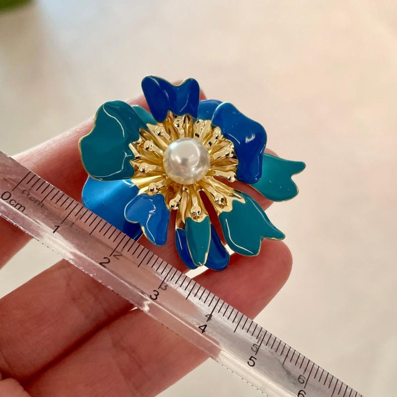 French Vintage Enamel Gradient Flower Pearl Stud Earrings - Luxurious Petal Design for Women