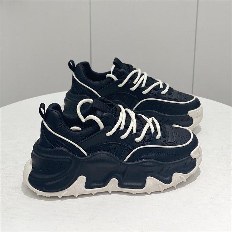 2024 autumn and winter new fashionable retro platform casual sports shoes women's lightweight running shoes color matching heightening dad shoes