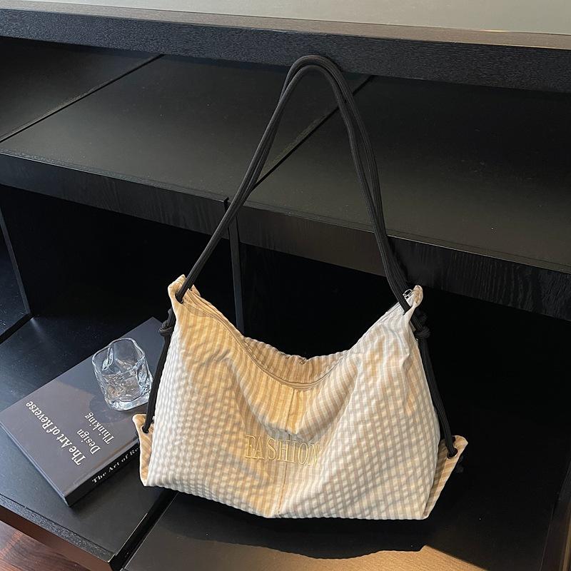 Lazy Wind Lightweight Versatile Plaid Underarm Bag Women's New Simple Large-capacity Commuter Shoulder Tote Bag