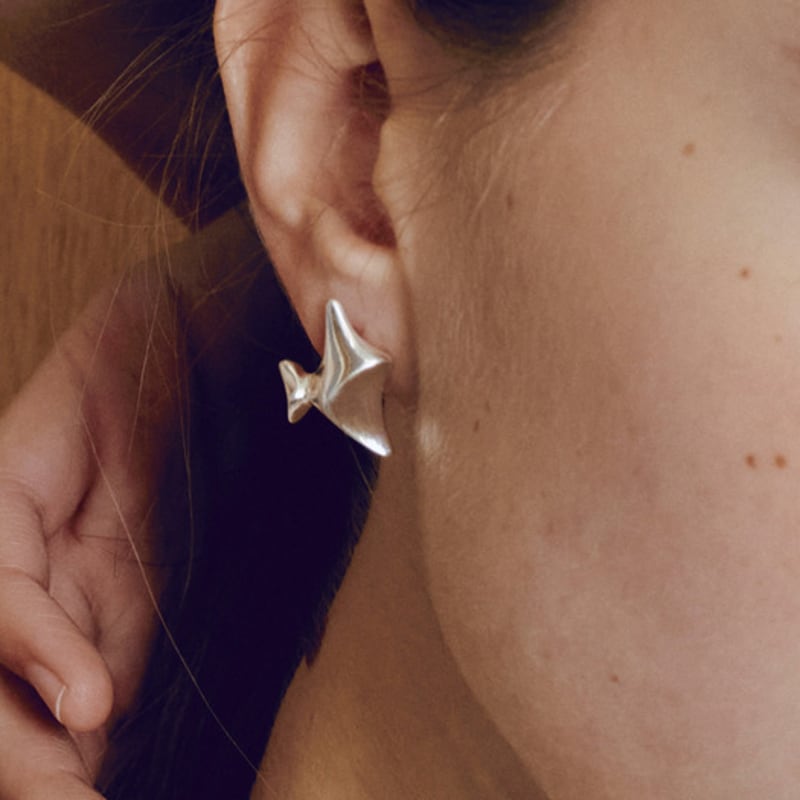 YUSOWA TWIN BARCHAN EARRING (SILVER)