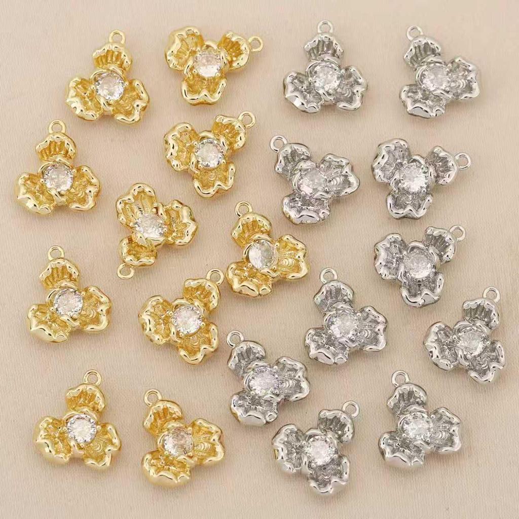 Liangfei Lucky Three-Petal Flower Pendant with Inlaid Diamond and 18k Gold-Plated Copper for DIY Jewelry Accessories