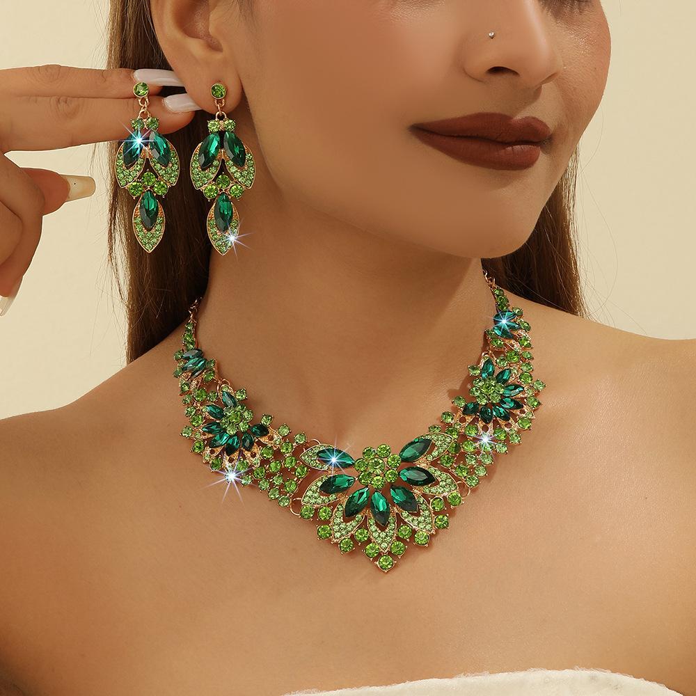 Exaggerated Atmospheric Green Crystal Necklace Earrings Set, Bridal Wedding Alloy Chain Women s Accessories зелёный