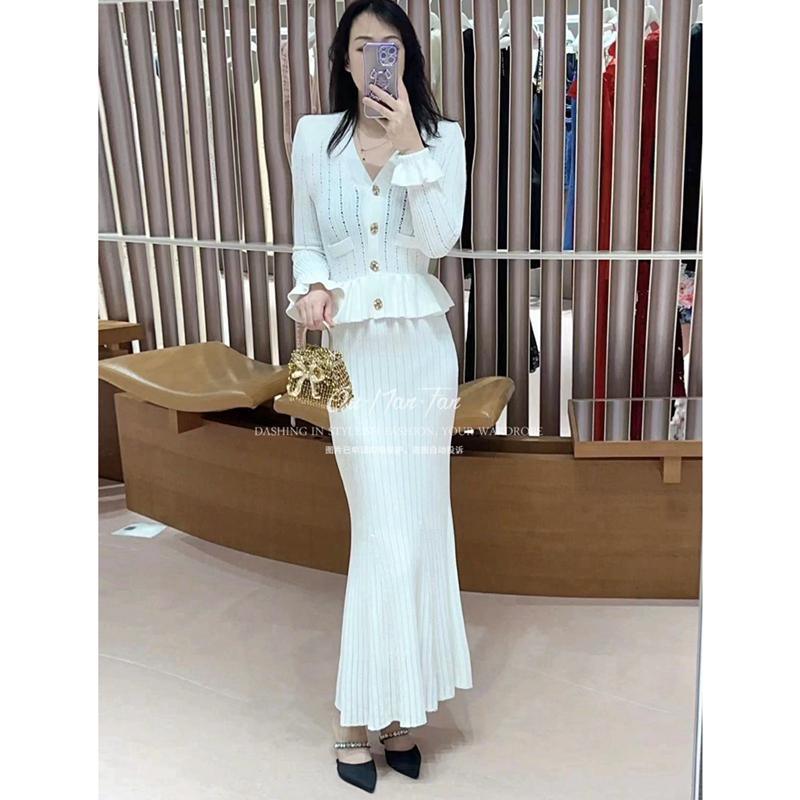Elegant French-Style V-Neck Slim Fit Fishtail Knit Dress