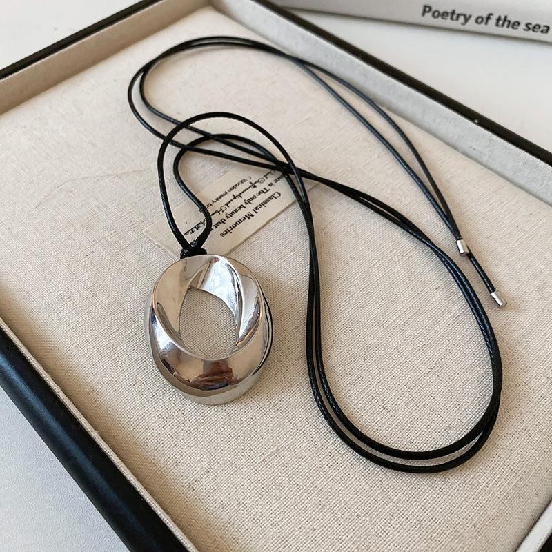 

Personality Simple Leather Rope Black Irregular Waterdrop-shaped Pendant Necklace for Women Clavicle Chain Trendy Jewelry Gifts