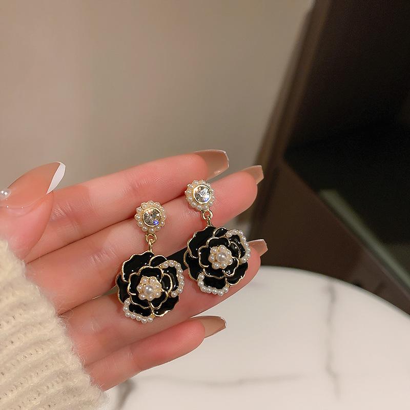Silver Needle Retro Black Zircon Love Butterfly Earrings Sweet Cool Style Personality Earrings Light Luxury Premium Earrings
