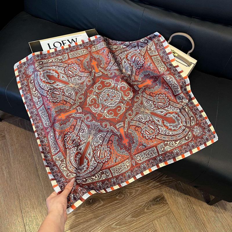 New 71 * 71cm Korean version small square scarf women's silk scarf spring and summer thin sunscreen scarf neck protection tied bag headband scarf