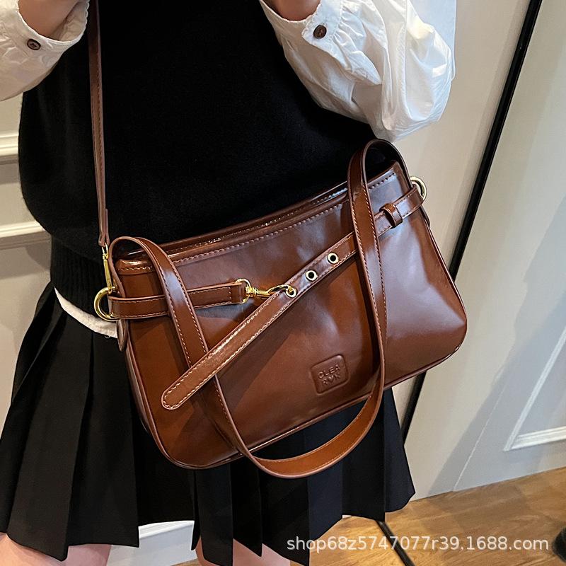 High-end Retro Underarm Bag Women's 2025 New Versatile Simple Small Square Bag Temperament Popular Niche Crossbody Bag