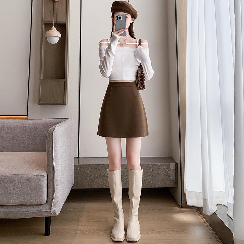 2026 Women's Black Wool Blend High-Waisted Slimming A-Line Short Skirt - Spring to Winter