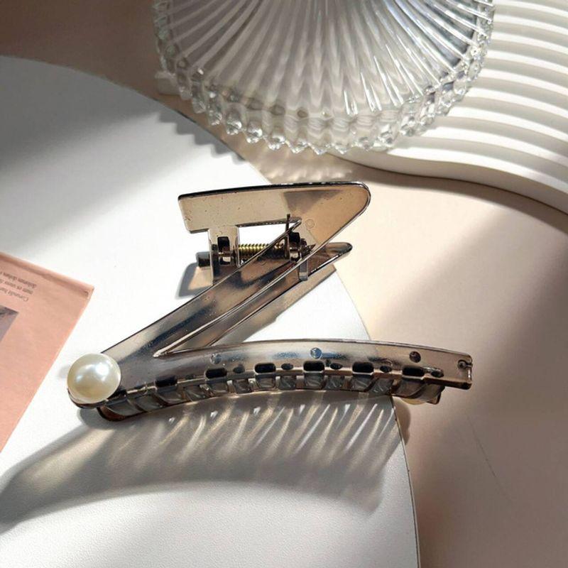 1pc Minimally designed grab clip, new high-end plastic women's hair clip, shark clip hair accessory at the back of the head