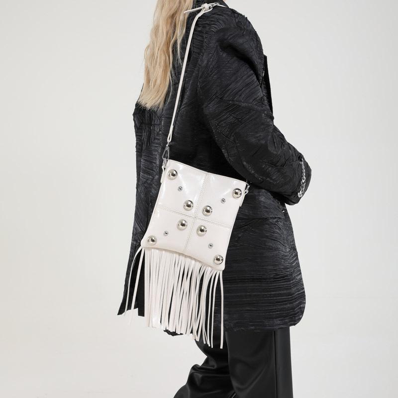 Fashionable design bucket bag Personalized Rivet Shoulder Bag Fashion Tassel Trend Crossbody Small Square Bag