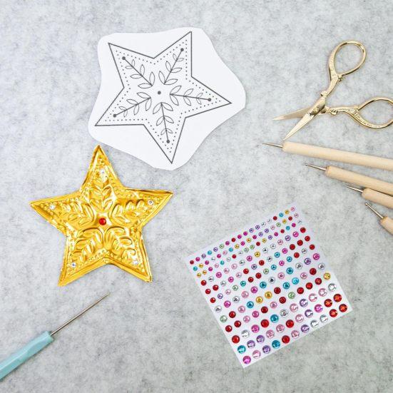 Zestaw do rękodzieła artystycznego z folii, narzędzia do wytłaczania z arkuszami folii aluminiowej, rolki drutu, naklejki, folia