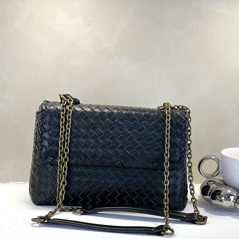 New Shoulder Bag Sheepskin Woven Bag Large Capacity Hand-held Shoulder Bag Leather Crossbody Bag Fashionable Chain Bag