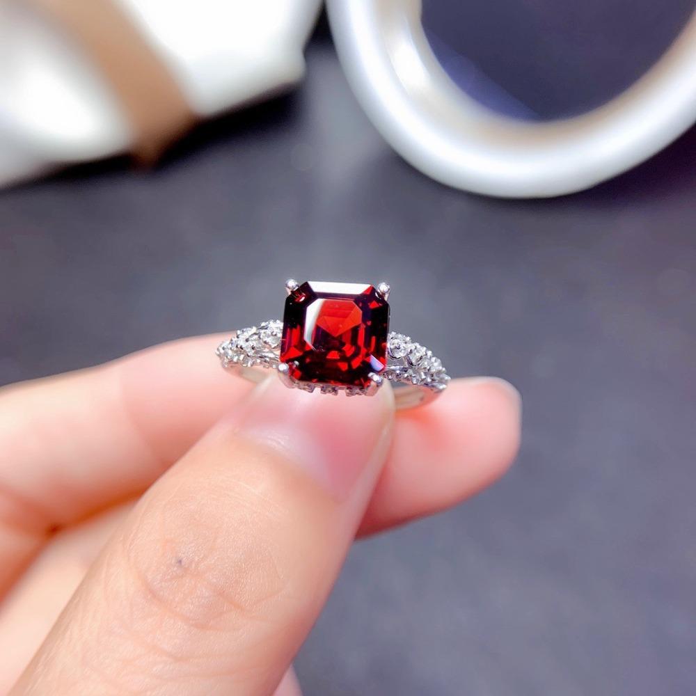 Open Ring Fashion Imitation Mozambique Garnet Princess Cut Royal Blue Gemstone Statement Ring