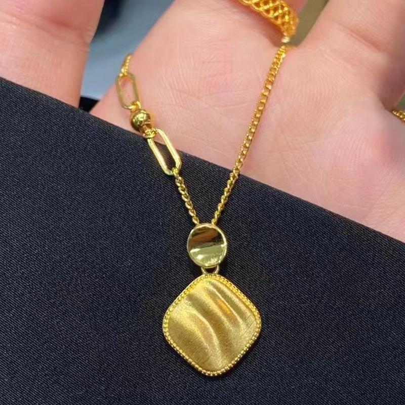 

New in Wire drawing rhombus Pendant hollow out geometry necklace fashion and trend light luxury collar chain jewelry gift 45cm золотой
