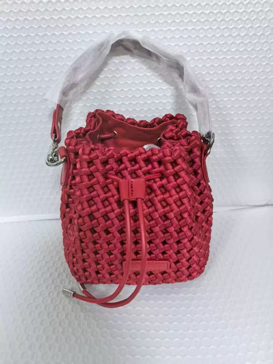 Solid Color Hand-Woven Windmill Knot Closed Shoulder Bag Fashion Handbag Exquisite Oblique Span Bucket Bag 19*13*18cm