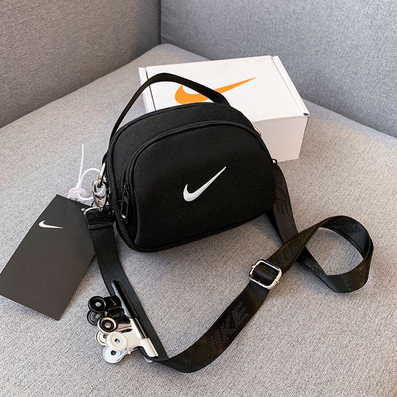 

2025 Весна и Осень Новое поступление Женская маленькая круглая сумка Маленькая квадратная сумка Модная женская повседневная спортивная сумка-мессенджер Сумка на одно плечо [Upgraded No Clip] Black