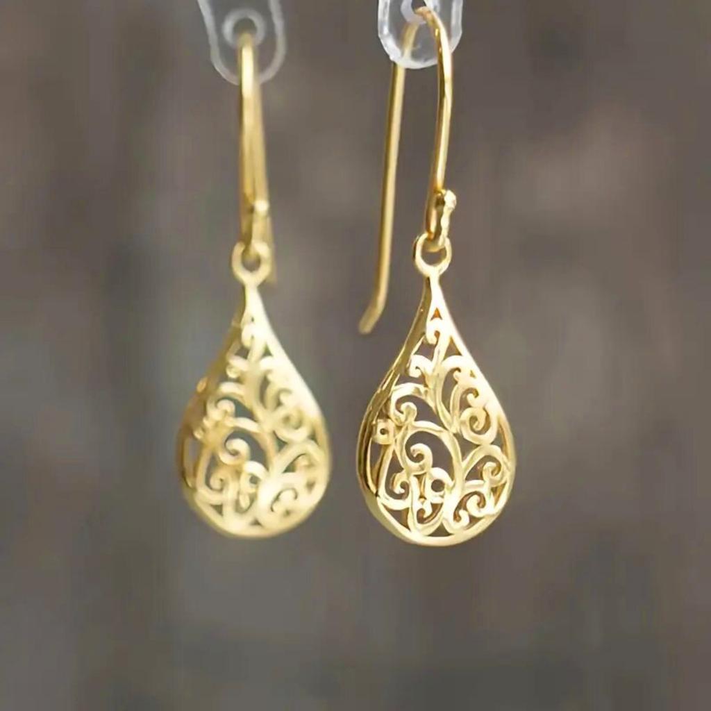 Vintage Filigree Teardrop Drop Earrings for Women Elegant Hollow Carved Earrings for Daily and Party Wear