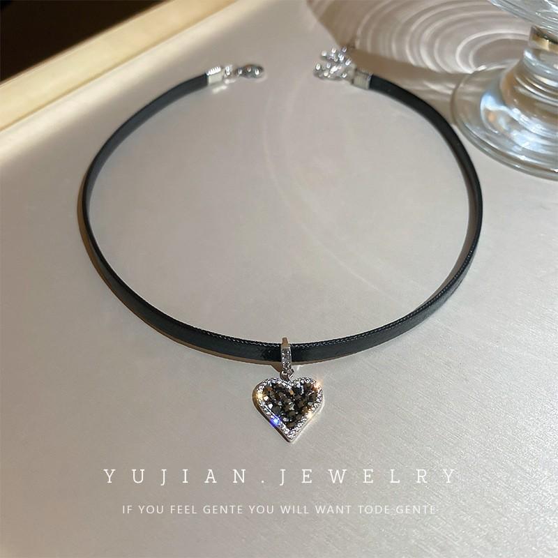 

Черное ожерелье на ключицу Аксессуары для одежды