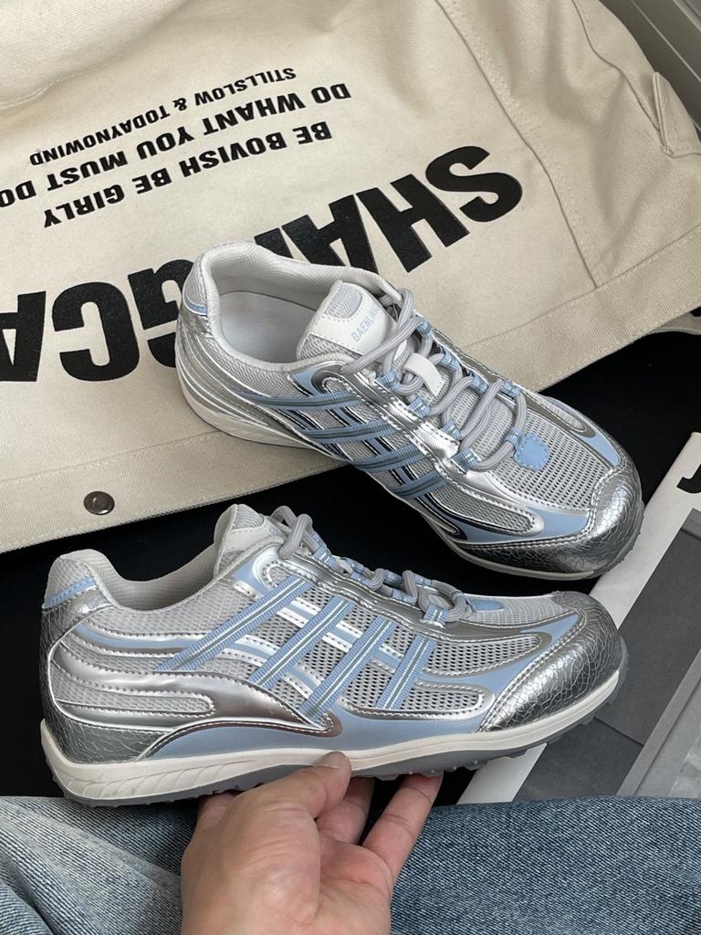 Breathable mesh Forrest Gump Dexun women's shoes 2025 summer new round head flat bottom transportation light moving lace-up leisure sports