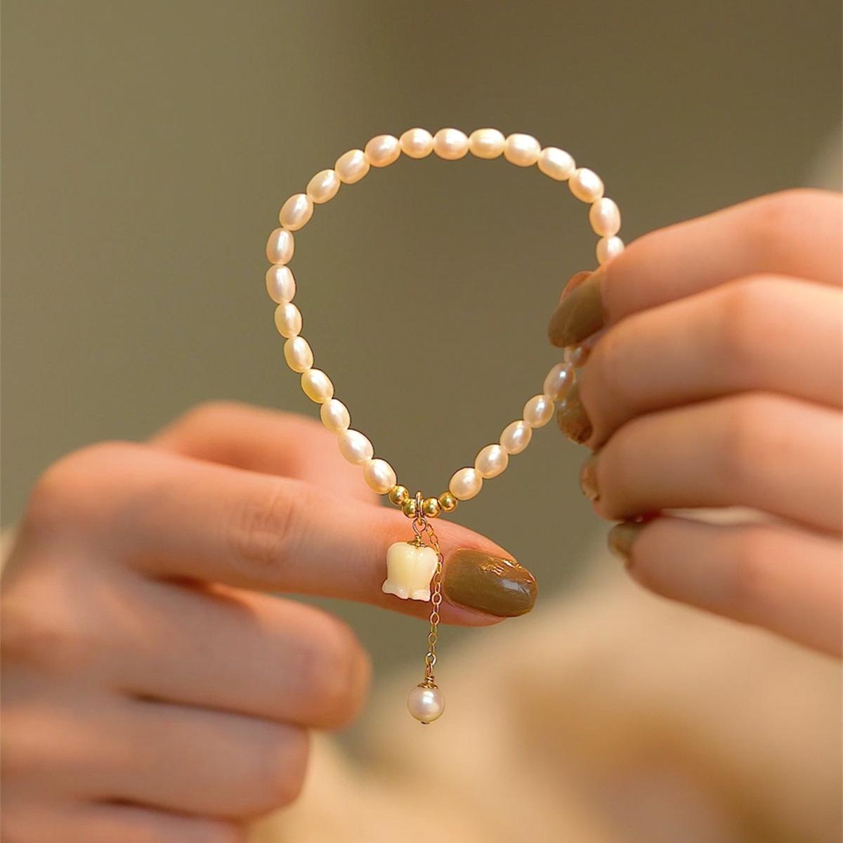 Recommended Jewelry Delicate natural small pearls, simple and elegant, versatile style, lily of the valley mother-of-pearl14K Gold-plated bracelet