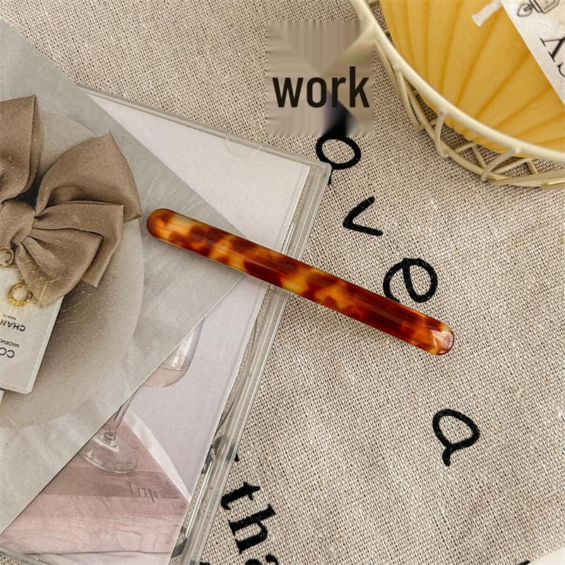 Retro Color Acetate Duckbill Hair Clip for Women: Stylish Side Bangs and Flyaway Management