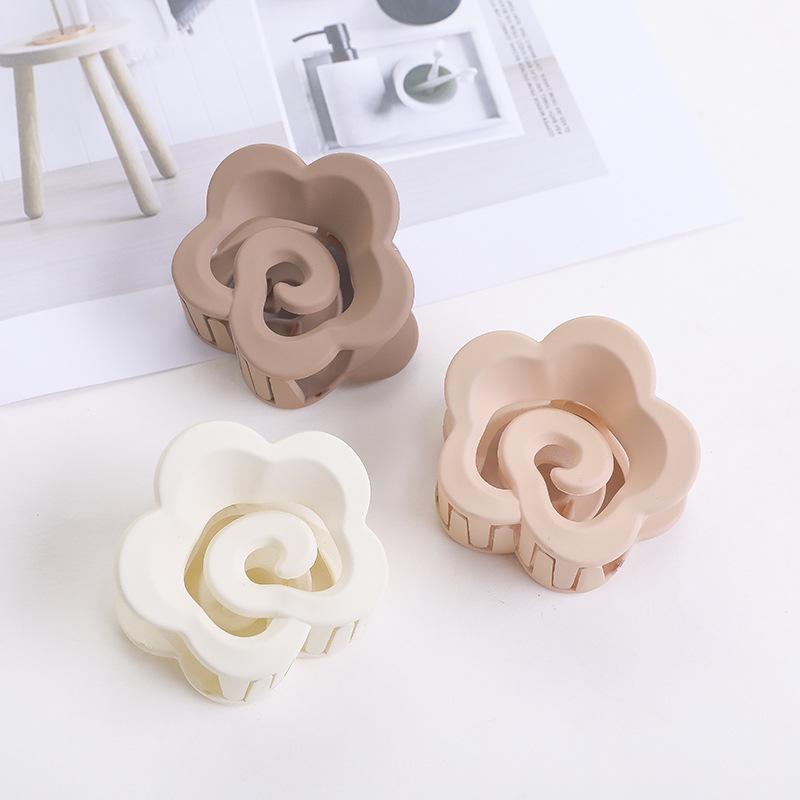 

New 2022 Rose Flower Shark Hair Claw Clip for Women - Large Headdress Hairpin