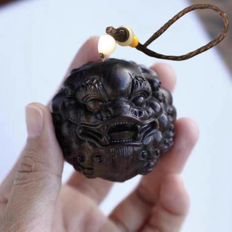 Boxwood Carved Lion Head Pixiu Handheld Massage Ball - Animal-Themed Gift for Elders