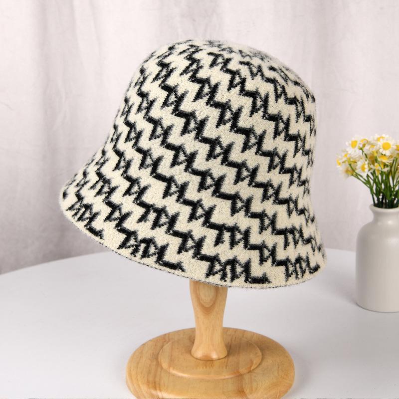 

Новая осенне-зимняя корейская женская однотонная панама из меха кролика для отдыха на природе в японском стиле с милыми буквами, оптовая продажа белый