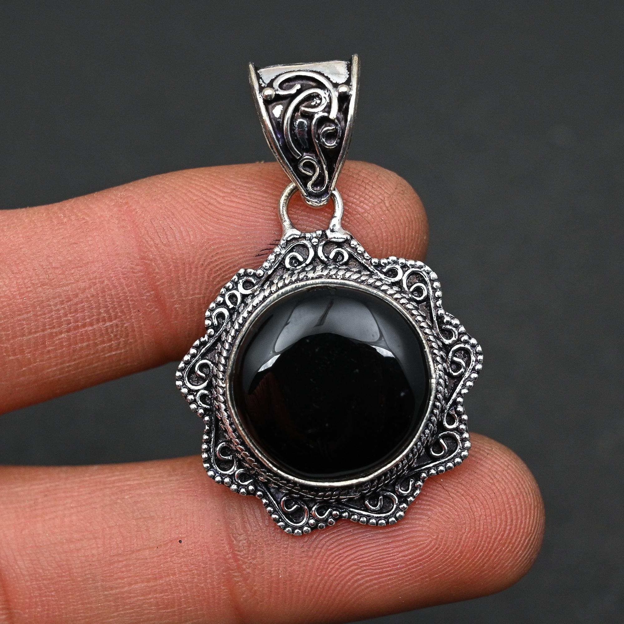 

Подарочный кулон из стерлингового серебра 925 пробы с черным ониксом LK-80