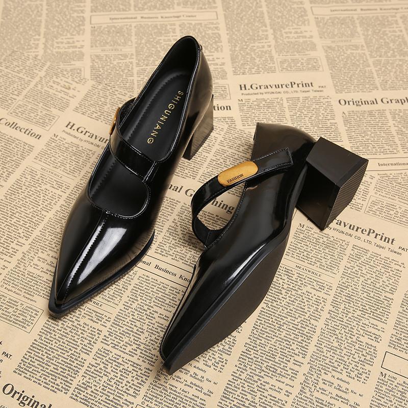 83656-3 Spring and summer popular versatile light mouth shoes retro single shoes fashion pointed temperament high heels women's shoes