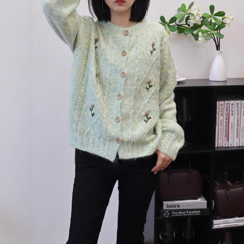 Autumn and Winter New Three-dimensional Flower Design Knitted Cardigan Gentle Wind Loose Soft Waxy Sweater Jacket Women