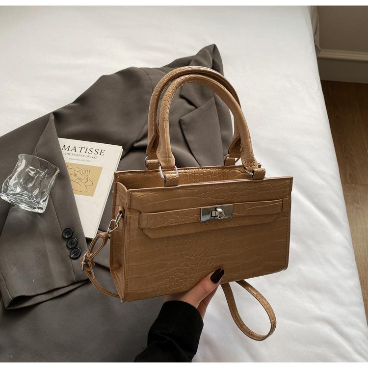 Crocodile pattern retro solid color 2025 fashion casual large capacity aesthetic new texture portable messenger small square bag