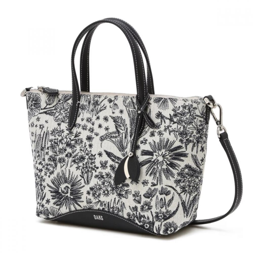 

Daks Navy Flower Tote Bag Dcba6e656n2 Single option