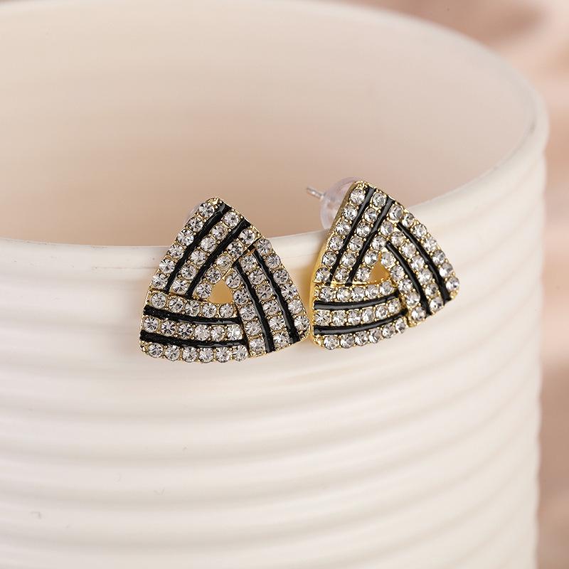 Elegant Black Diamond Silver Needle Earrings: High-End, Fashionable, Versatile Luxury