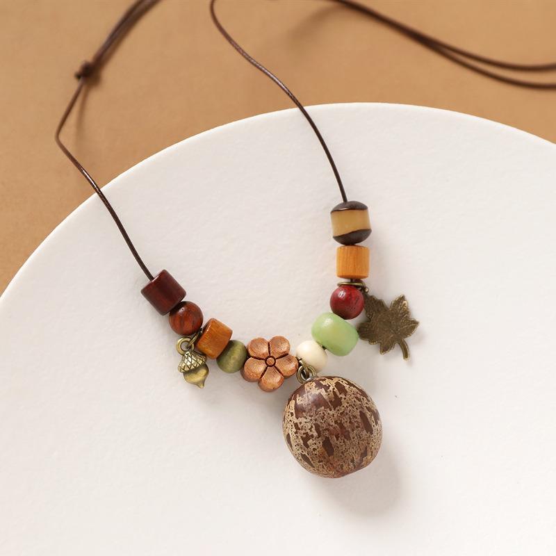 Retro literary necklace, natural plant fruit acorn pendant, long sweater chain, niche accessories