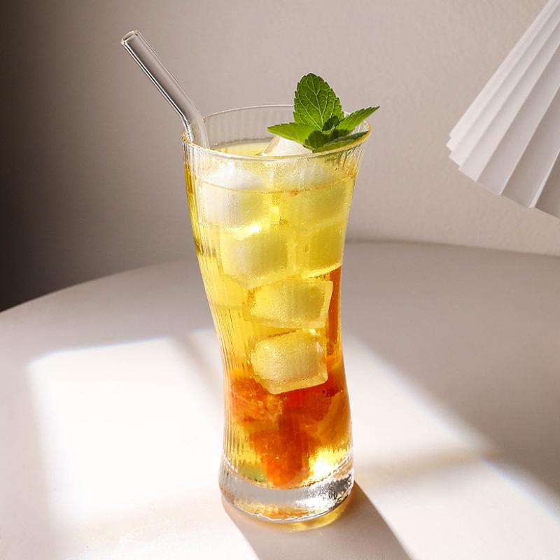 370ml Kreativní sklenice na víno ve tvaru vlny Bar Velkoobjemový pohár na točené pivo Džus Soda Voda Hrnky na studené nápoje Pruhovaná koktejlová sklenice