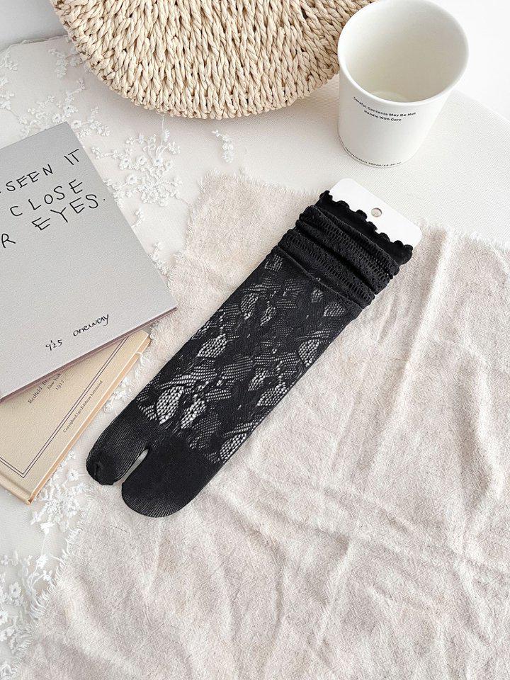 Women's Summer Lace Trim Two-Toe Socks, Japanese Tabi Style, Hollow Slouchy Design, Pig's Trotter Socks