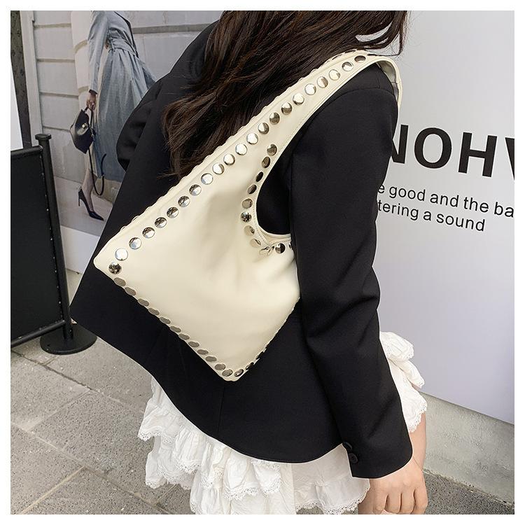 Retro Nieten Tragetasche Neue Mode Große Kapazität Kunstleder Schulter Handtasche Lässige Pendler Tasche CLE
